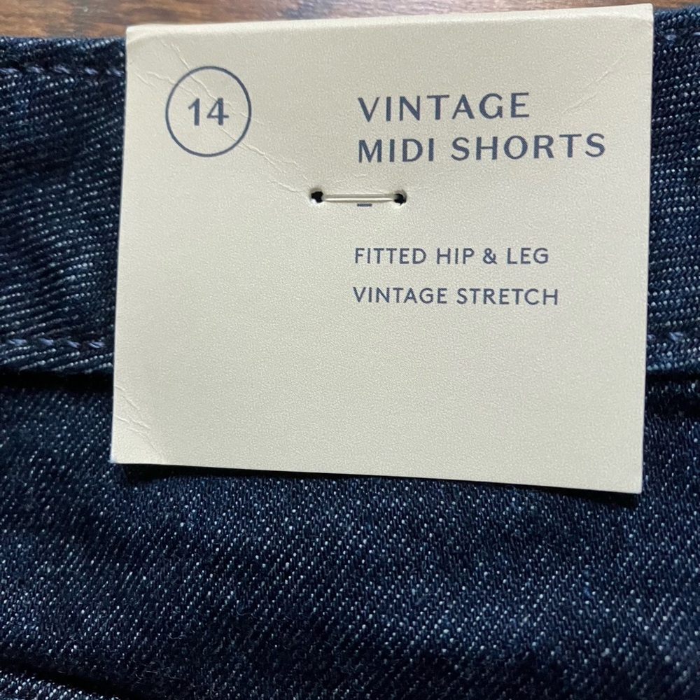 Shorts - Picture 3 of 6
